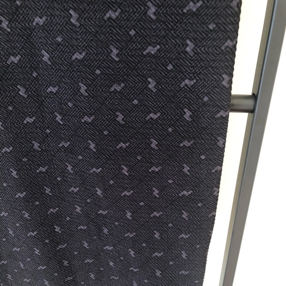 Lularoe LLR XS Cassie Pencil Skirt - Picture 2 of 3